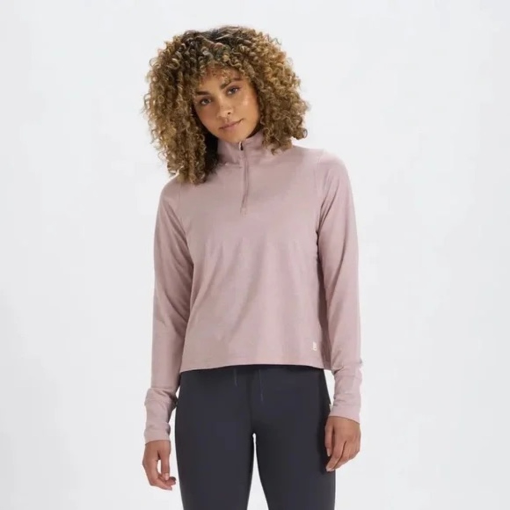 Vuori Halo Essential Crescent Half Zip Pullover in Orchid Heather Size Large